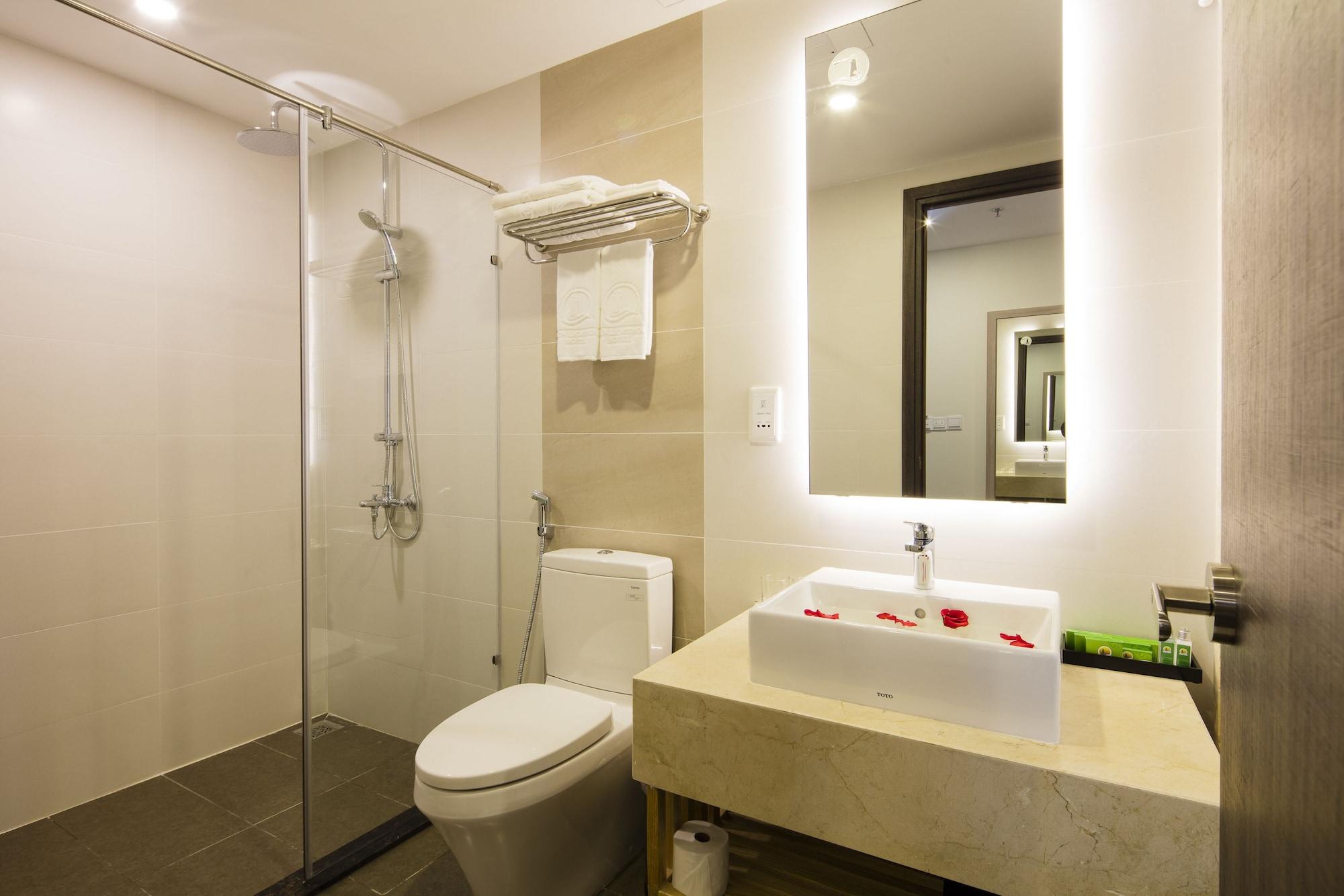 B&N Hotel Нячанг Екстер'єр фото