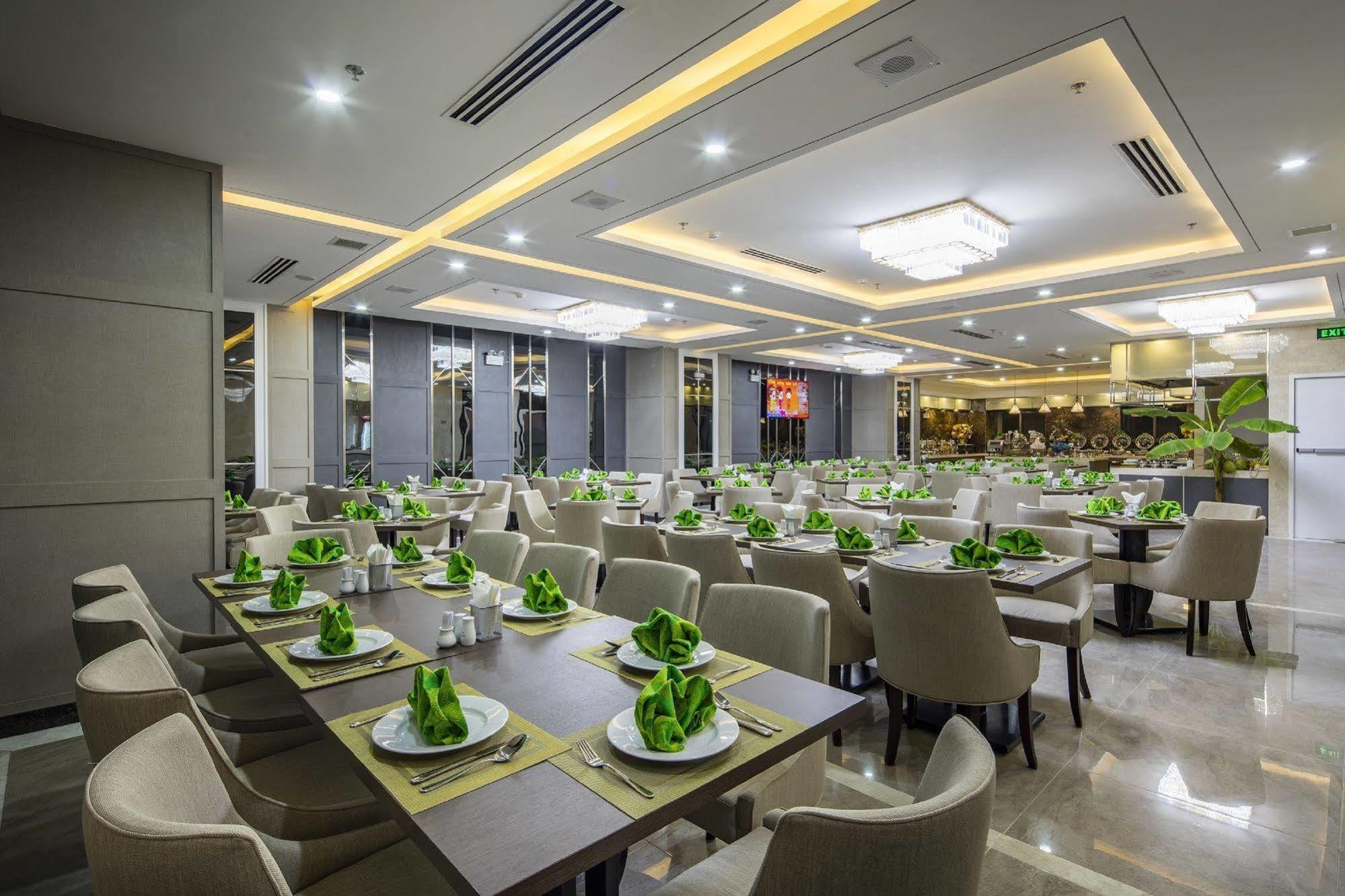 B&N Hotel Нячанг Екстер'єр фото