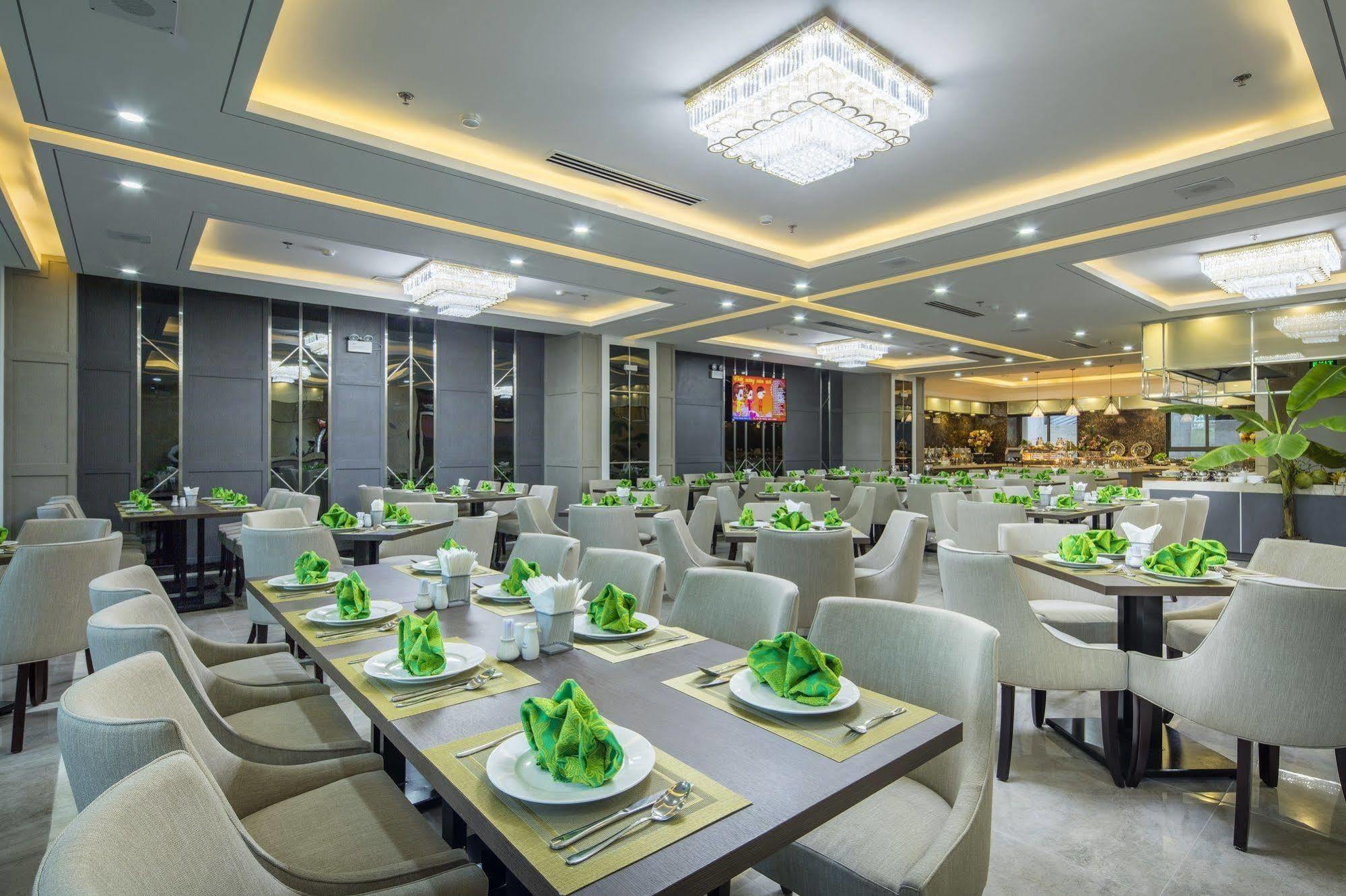 B&N Hotel Нячанг Екстер'єр фото